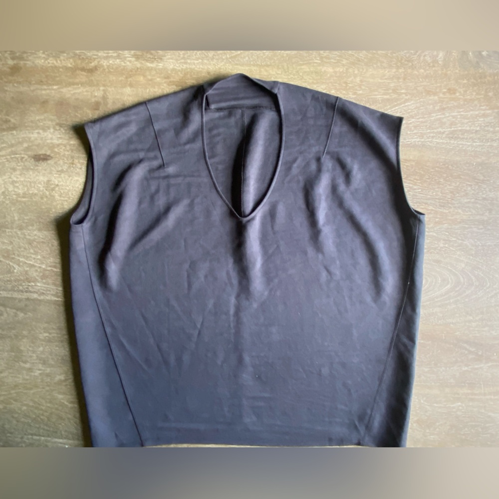 Lululemon Black Fashion Top